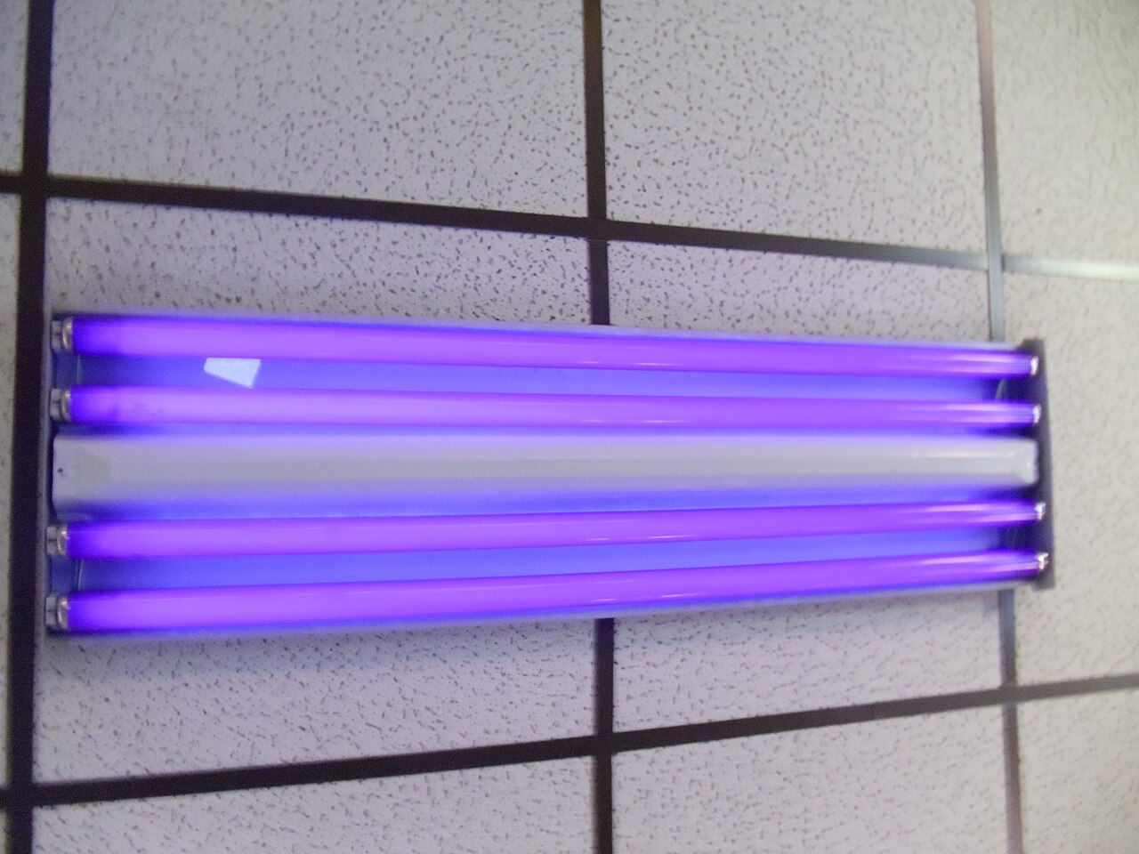DIY UV Light Check: Is Your Air Purifier Bulb Burned Out?